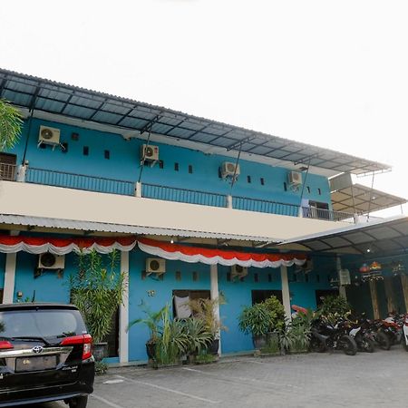 Oyo 1784 Hj. Aniek Residence Madiun Exteriér fotografie