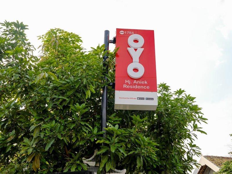 Oyo 1784 Hj. Aniek Residence Madiun Exteriér fotografie