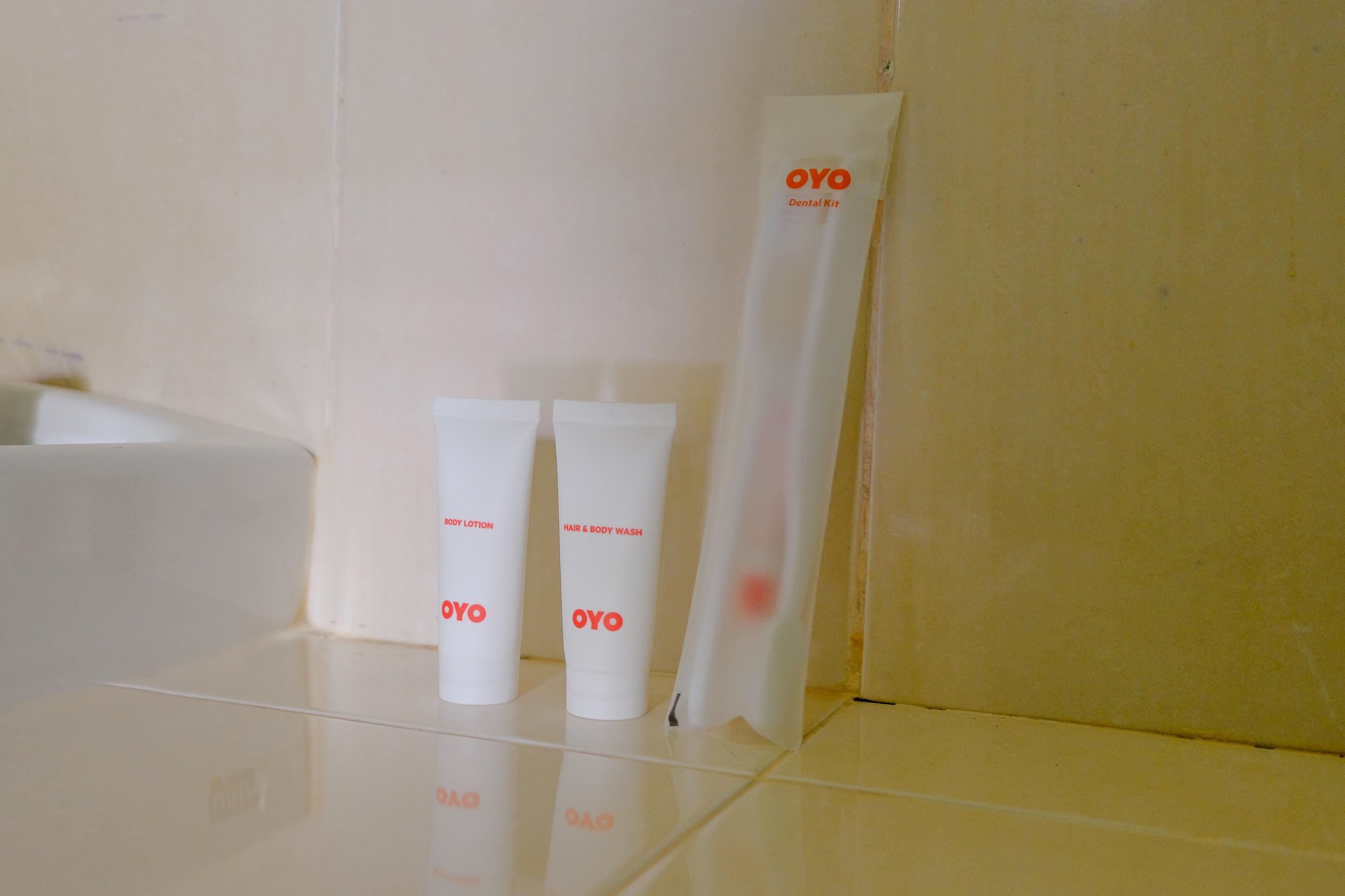 Oyo 1784 Hj. Aniek Residence Madiun Exteriér fotografie